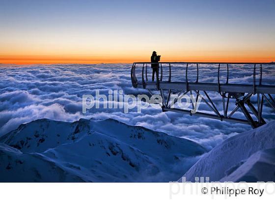 LE PONTON DANS LE CIEL, OBSERVATOIRE DU PIC DU MIDI DE BIGORRE, HAUTES PYRENEES. (65F01710.jpg)