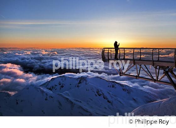 LE PONTON DANS LE CIEL, OBSERVATOIRE DU PIC DU MIDI DE BIGORRE, HAUTES PYRENEES. (65F01715.jpg)