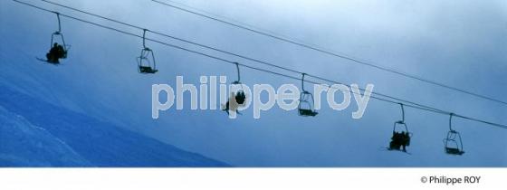 TELESIEGE, STATION DE SKI, PEYRAGUDES, HAUTES PYRENEES. (65F0231-ok.jpg)