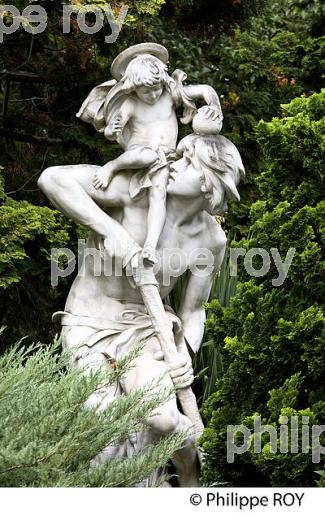 SAINT CHRISTOPHE, SCULPTURE, JARDIN MASSEY, TARBES, BIGORRE, HAUTES-PYRENEES. (65F02429.jpg)