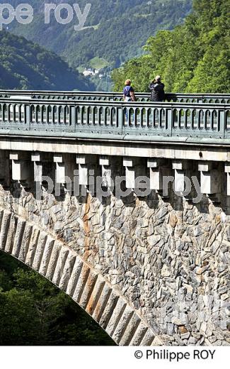 PONT NAPOLEON III , LUZ-SAINT-SAUVEUR, PAYS TOY, HAUTES-PYRENEES. (65F02707.jpg)