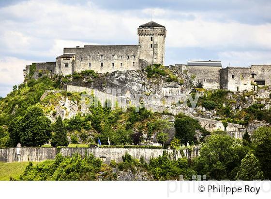 LE CHATEAU MEDIEVAL , MUSEE PYRENEEN,   VILLE DE  LOURDES, BIGORRE, HAUTES-PYRENEES. (65F03235.jpg)