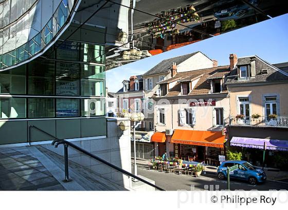 PLACE PEYRAMALE,  VILLE DE  LOURDES, BIGORRE, HAUTES-PYRENEES. (65F03513.jpg)