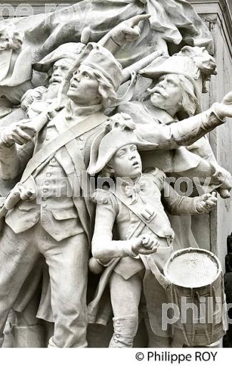 MONUMENT A DANTON, PLACE JEAN JAURES,  TARBES, BIGORRE, HAUTES-PYRENEES. (65F03926.jpg)
