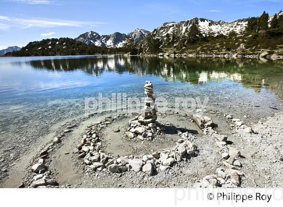 LE LAC D' AUMAR, RESERVE DU NEOUVIELLE, VALLEE D' AURE,  HAUTES-PYRENEES. (65F04529.jpg)