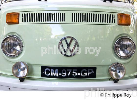 COMBI VW , MODELE 1977, ICI, LA-BAS ET AILLEURS, LAHOURCADE, BEARN. (65F06507.jpg)