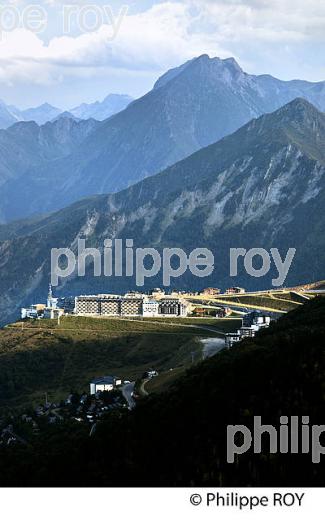 LE PLA D' ADET, STATION DE SKI DE SAINT-LARY, EN ETE,  VALLEE D' AURE, HAUTES-PYRENEES. (65F07432.jpg)