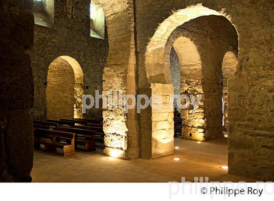 ABBAYE SAINT MICHEL DE CUXA, MASSIF  DU CANIGOU, CONFLENT, ROUSSILLON, CATALOGNE, OCCITANIE. (66F00927.jpg)