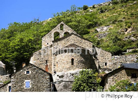 VILLAGE D' ANGOUSTRINE, CERDAGNE, ROUSSILLON, CATALOGNE, PYRENEES ORIENTALES. (66F01209.jpg)
