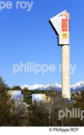 CENTRALE SOLAIRE DE THEMIS, ANGOUSTRINE ,  CERDAGNE, ROUSSILLON, CATALOGNE, PYRENEES ORIENTALES. (66F01408.jpg)