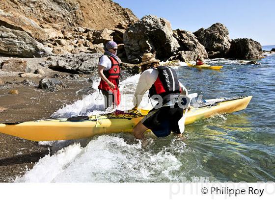 KAYAK DE MER A BANYULS SUR MER , COTE VERMEILLE, ROUSSILLON, CATALOGNE. (66F02013.jpg)