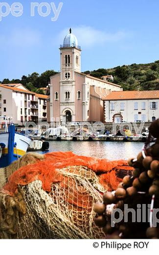 LE PORT ET LA VILLE DE PORT VENDRES,   COTE VERMEILLE, ROUSSILLON, CATALOGNE. (66F03013.jpg)