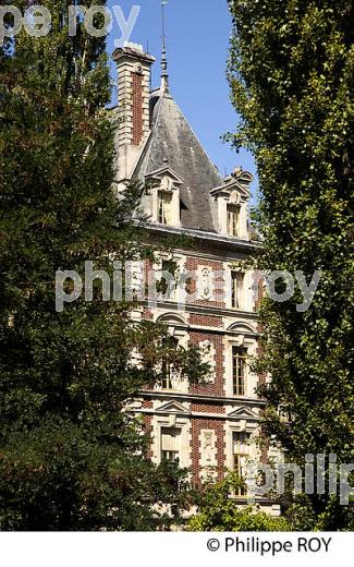 CHATEAU DES GRAMMONT, VILLERSEXEL, HAUTE-SAONE, FRANCE (70F00203.jpg)