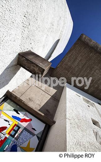 CHAPELLE NOTRE-DAME DU HAUT, LE CORBUSIER, RONCHAMP, FRANCE (70F00705.jpg)