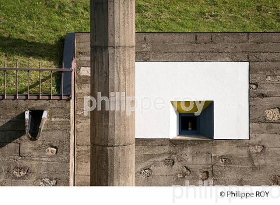 CHAPELLE NOTRE-DAME DU HAUT, LE CORBUSIER, RONCHAMP, FRANCE (70F00715.jpg)