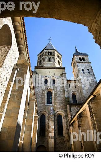 ANCIENNE ABBAYE BENEDICTINE DE CLUNY,  MACONNAIS,  BOURGOGNE. (71F00124.jpg)