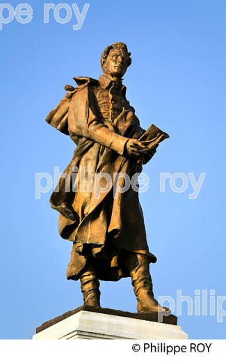 STATUE DE ALPHONSE DE LAMARTINE, CIRCUIT LAMARTINE, CENTRE HISTORIQUE, VILLE  DE MACON,  MACONNAIS,  BOURGOGNE. (71F00538.jpg)