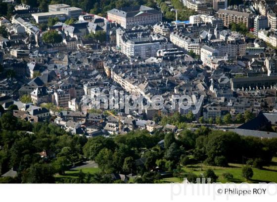 VUE AERIENNE DE LA VILLE DE CHAMBERY, SAVOIE, FRANCE (73F02733.jpg)