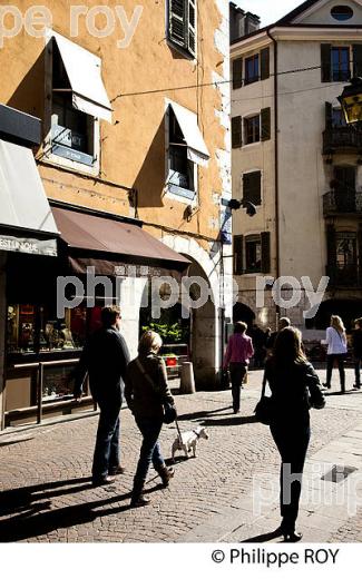 RUE PIETONNE, VIEIL ANNECY, HAUTE-SAVOIE, FRANCE (74F01203.jpg)