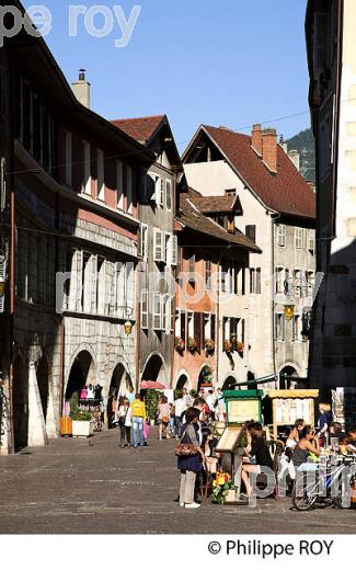 RUE PIETONNE, VIEIL ANNECY, HAUTE-SAVOIE, FRANCE (74F01222.jpg)