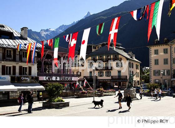 VILLE DE CHAMONIX MONT BLANC,  HAUTE-SAVOIE, FRANCE (74F03104.jpg)