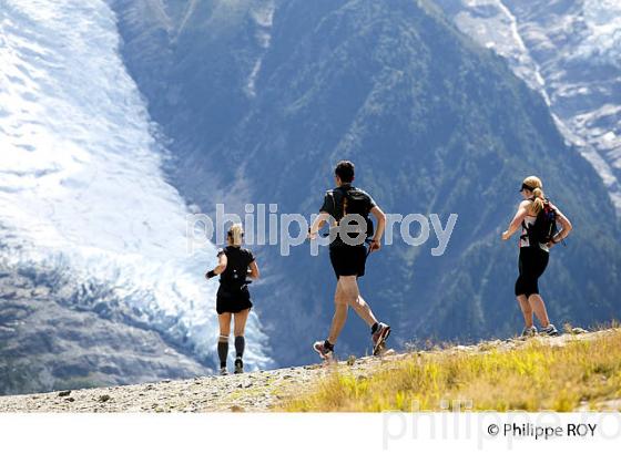 ULTRA TRAIL DU MONT-BLANC, PLANPRAZ, HAUTE-SAVOIE, FRANCE (74F03439.jpg)