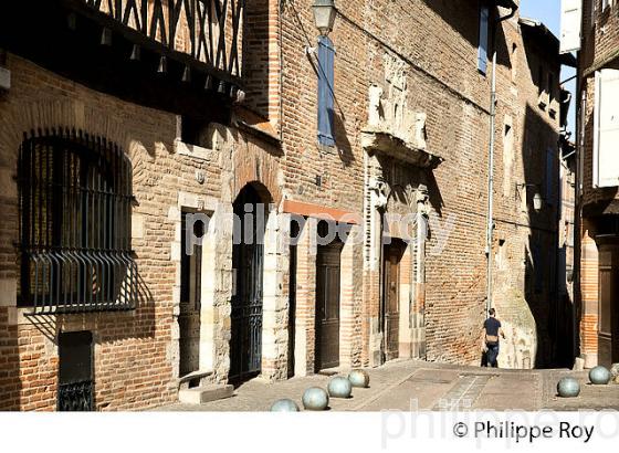 LA RUE D' ENGUEYSSE,  VIEIL ALBI, TARN. (81F03319.jpg)