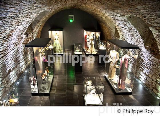 LE MUSEE DE LA MODE, ALBI, TARN. (81F03434.jpg)