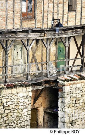LE  VILLAGE FORTIFIE DE MONTPEZAT-DE-QUERCY, QUERCY BLANC,TARN-ET-GARONNE. (82F02029.jpg)