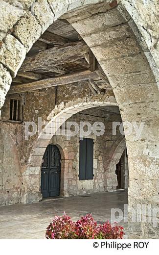 VILLAGE FORTIFIE DE CASTELSAGRAT, BASTIDE DE GASCOGNE, TARN ET GARONNE. (82F02216.jpg)