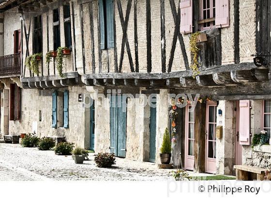 VILLAGE FORTIFIE DE MONTJOI, BASTIDE DE GASCOGNE, TARN ET GARONNE. (82F02234.jpg)