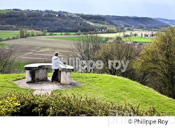 VILLAGE FORTIFIE DE MONTJOI,  BASTIDE DE GASCOGNE,  TARN ET GARONNE. (82F02306.jpg)