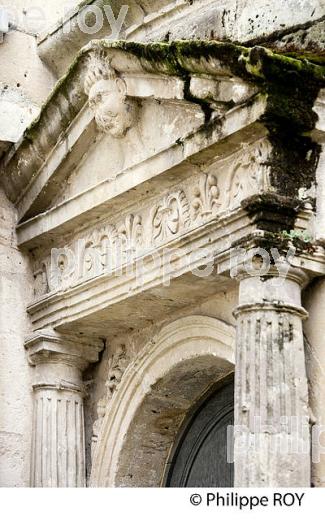 VILLE DE FONTENAY-LE-COMTE, VENDEE, FRANCE (85F01521.jpg)
