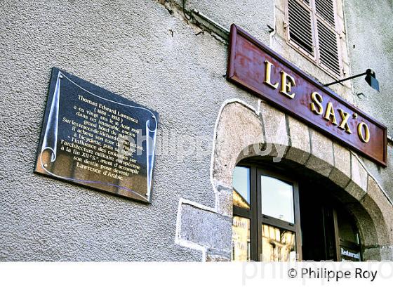 THOMAS EDWARD LAWRENCE, VILLAGE DE  CHALUS, PAYS DES FEUILLARDIERS, HAUT-LIMOUSIN. (87F01229.jpg)