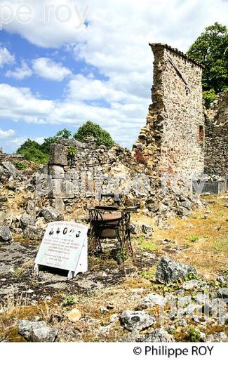 ORADOUR SUR GLANE, VILLAGE MARTYR, HAUTE-VIENNE, LIMOUSIN. (87F01322.jpg)