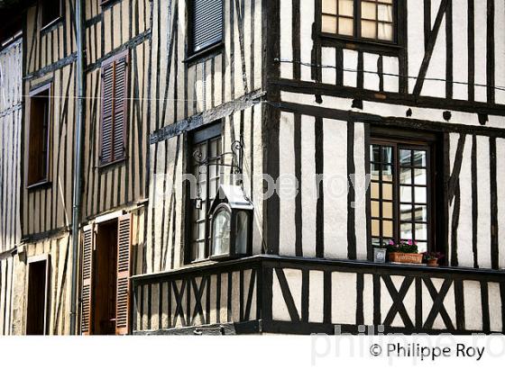 RUE DE LA BOUCHERIE,  QUARTIER DU CHATEAU, LIMOGES, HAUTE-VIENNE-LIMOUSIN. (87F01503.jpg)