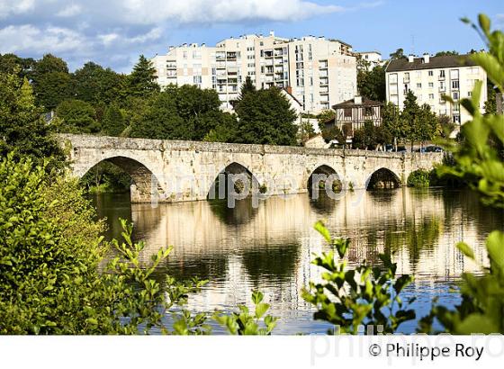 LE PONT SAINT MARTIAL, SUR LA VIENNE, LIMOGES, HAUTE-VIENNE. (87F01920.jpg)