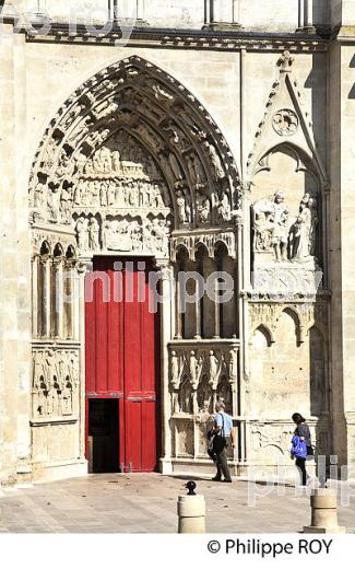 CATHEDRALE SAINT ETIENNE, VILLE D' AUXERRE, YONNE, BOURGOGNE. (89F00310.jpg)