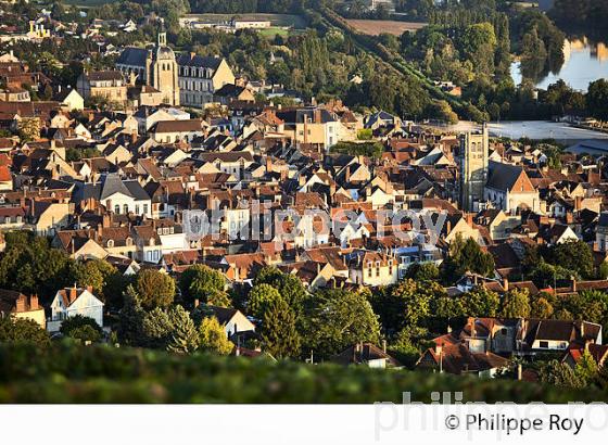LA VILLE DE JOIGNY ET L' YONNE, VALLEE DE L' YONNE,  BOURGOGNE. (89F00719.jpg)