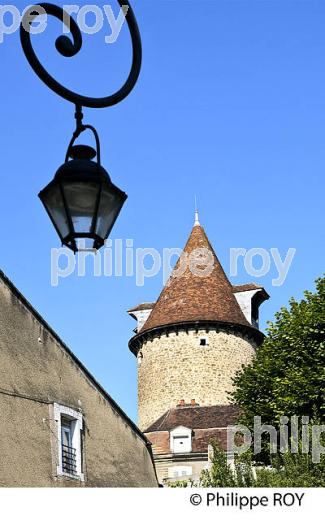 VILLAGE DE SAINT-FLORENTIN , CANAL DE BOURGOGNE , VALLEE DE L' ARMANCON,  AUXERROIS,  BOURGOGNE. (89F00839.jpg)
