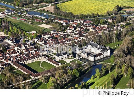 CHATEAU DE TANLAY, CANAL DE BOURGOGNE, VALEE DE L' ARMANCON,  YONNE, BOURGOGNE. (89F01212.jpg)
