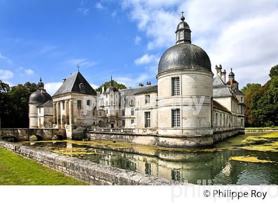 CHATEAU DE TANLAY, CANAL DE BOURGOGNE, VALEE DE L' ARMANCON,  YONNE, BOURGOGNE. (89F01217.jpg)