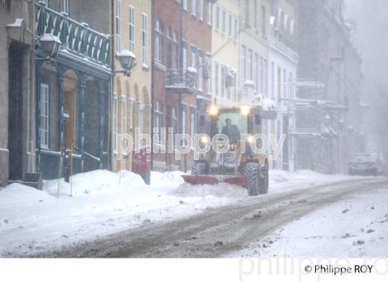 DENEIGEMENT DE RUE, QUEBEC EN HIVER (CA001422.jpg)