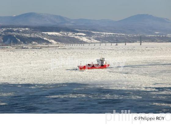 LE FLEUVE SAINT LAURENT EN HIVER (CA002011.jpg)