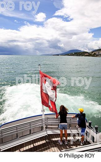 EXCURSION TOURISTIQUE EN BATEAU, LES TROIS LACS, SUISSE (CH002024.jpg)