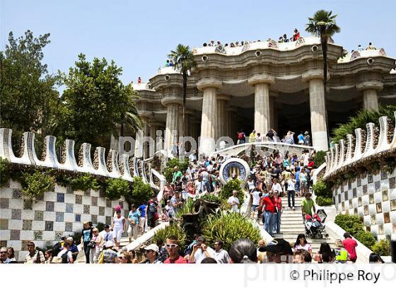 PARC GUELL,  ARCHITECTE GAUDI, STYLE MODERNISTE, BARCELONE, CATALOGNE, ESPAGNE. (ES001218.jpg)