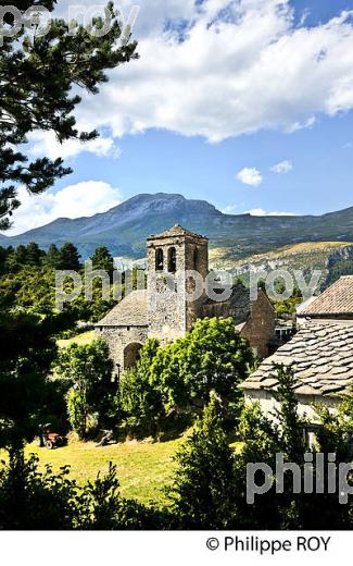 EGLISE ROMANE, VILLAGE DE TELLA, VALLE DEL CINCA,  PYRENEES ARAGONAISES, ESPAGNE. (ES02724.jpg)