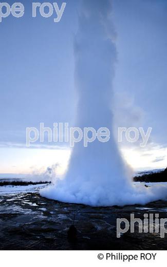 CHAMP  GEOTHERMIQUE DU GEYSER  GEYSIR, SUDURLAND, ISLANDE (IS000630.jpg)