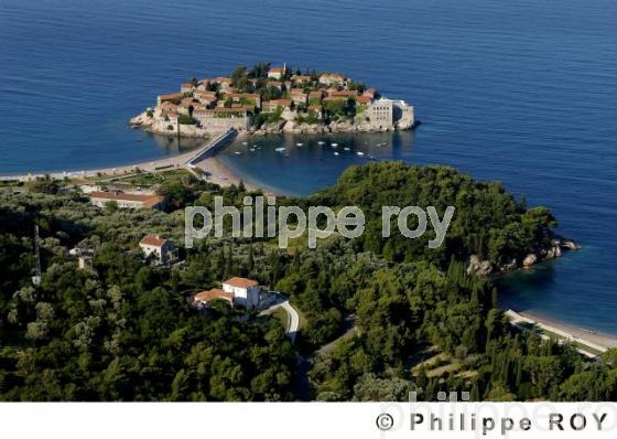 Sveti Stefan - Montenegro (YU000704.jpg)