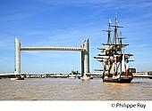 33F18534.jpg